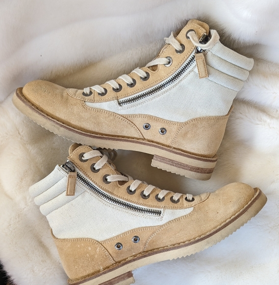 PRE LOVED CHANEL INTERLOCKING CC LOGO COMBAT BOOTS - Picture 3 of 16